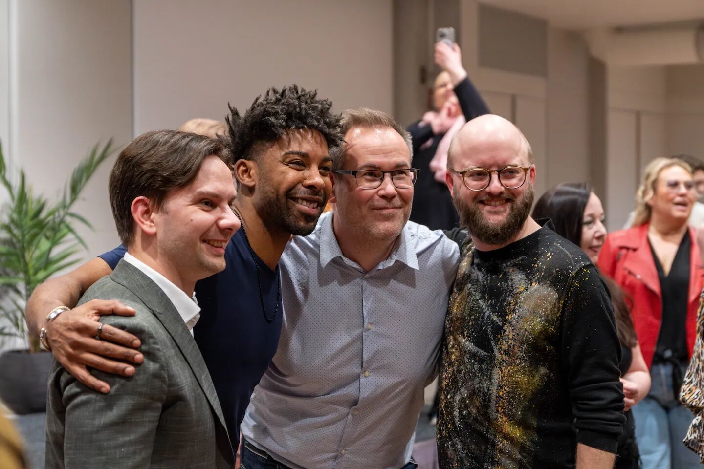 Niklas, Henrik, Sebastian och John Lundvik sjunger Voice Of The Silent